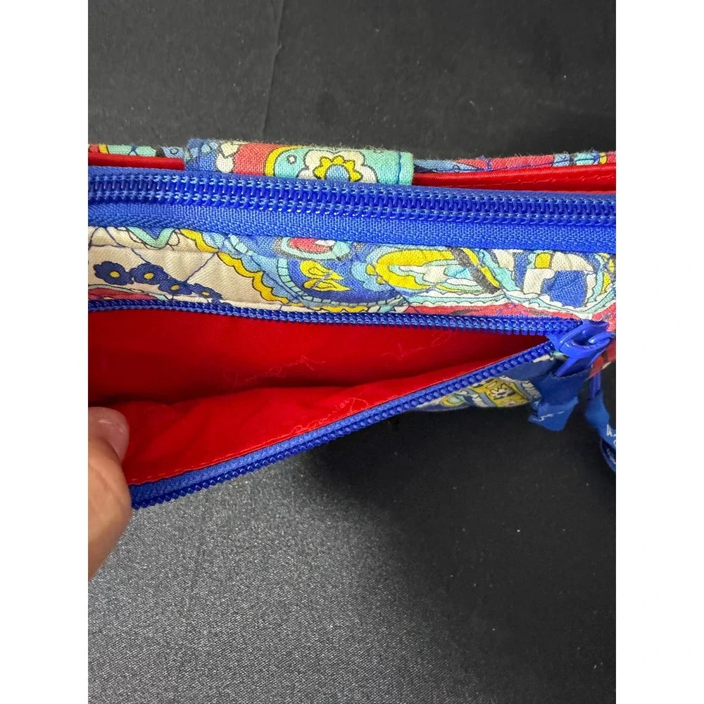 Vera Bradley Turnlock Wallet OS Blue Red Paisley Quilted Cotton Excellent‎ Zip